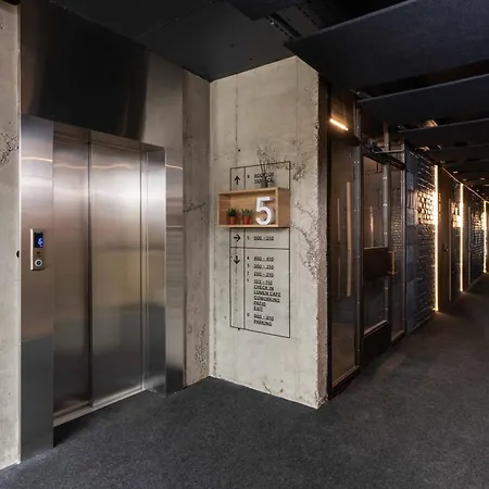 Lumen Living 酒店 基輔